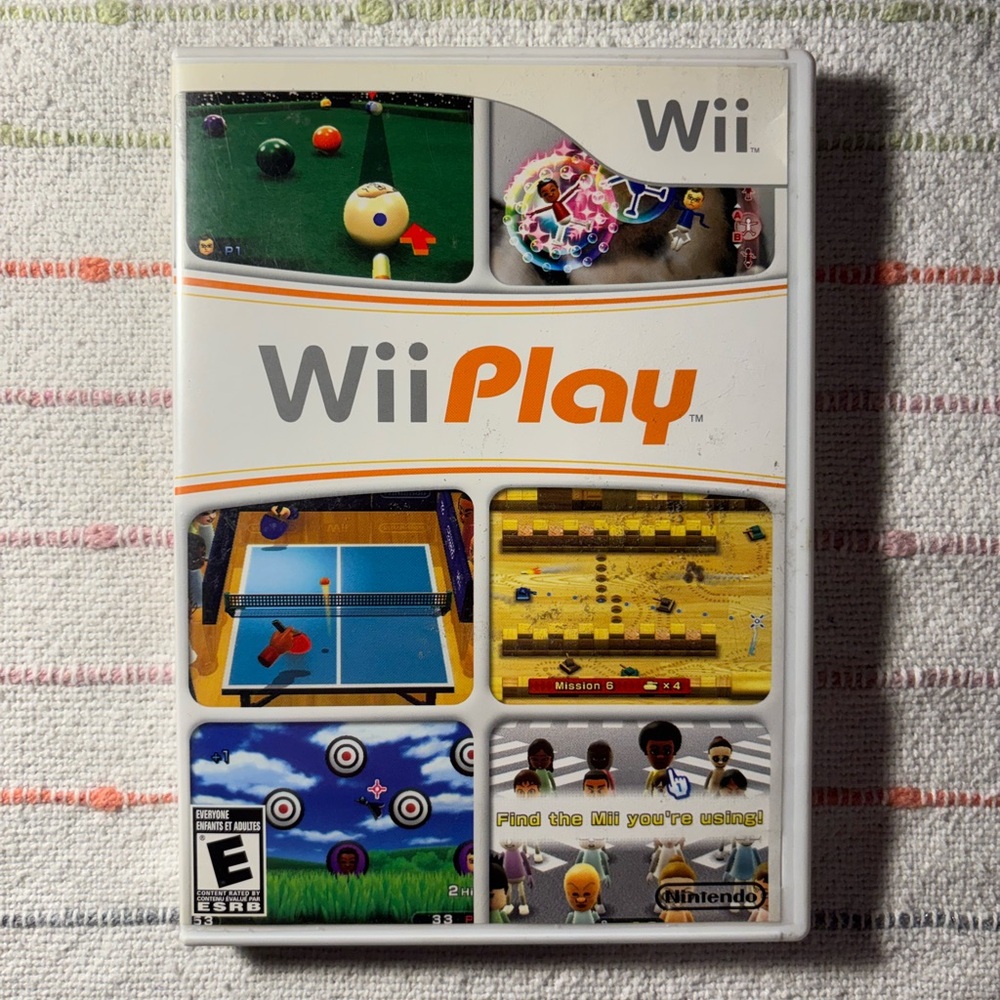 Nintendo Wii Play Game - 2007 WII (Case, Disc, and Guide)